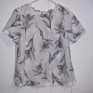 A New Day black & white floral short sleeve blouse